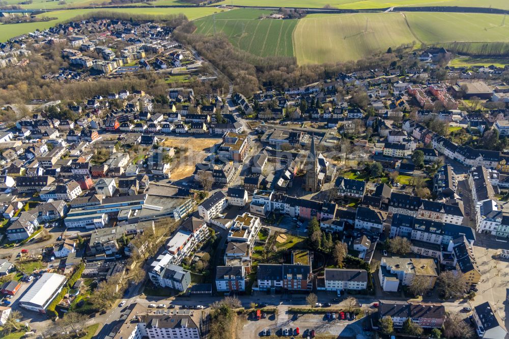 Heiligenhaus aus der Vogelperspektive: Stadtrand und Außenbezirks- Wohngebiete in Heiligenhaus im Bundesland Nordrhein-Westfalen, Deutschland