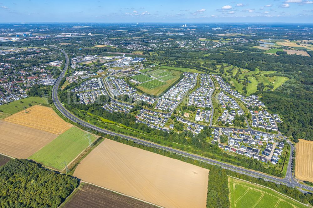 Dortmund aus der Vogelperspektive: Stadtrand und Außenbezirks- Wohngebiete im Ortsteil Brackeler Feld in Dortmund im Bundesland Nordrhein-Westfalen, Deutschland