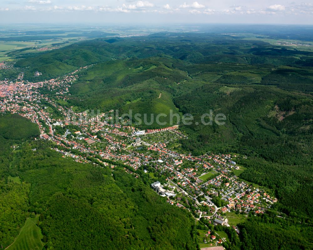 Wernigerode von oben - Stadtrand und Außenbezirks- Wohngebiete im Ortsteil Hasserode in Wernigerode im Bundesland Sachsen-Anhalt, Deutschland