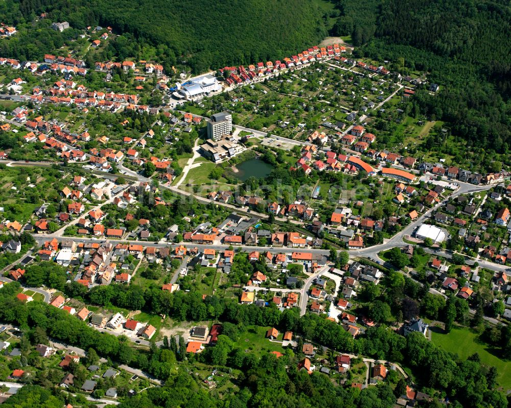 Luftaufnahme Wernigerode - Stadtrand und Außenbezirks- Wohngebiete im Ortsteil Hasserode in Wernigerode im Bundesland Sachsen-Anhalt, Deutschland