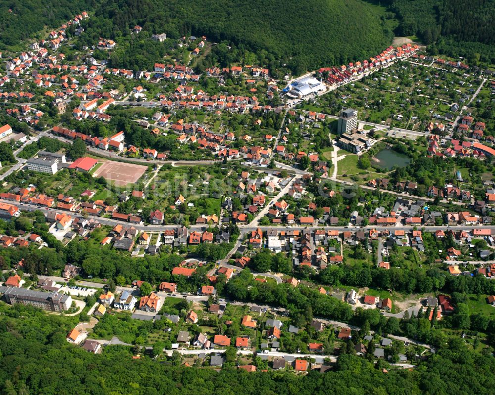 Wernigerode aus der Vogelperspektive: Stadtrand und Außenbezirks- Wohngebiete im Ortsteil Hasserode in Wernigerode im Bundesland Sachsen-Anhalt, Deutschland