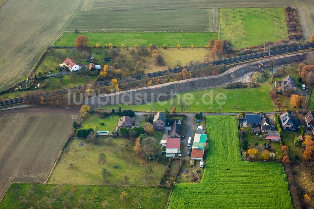 Luftaufnahme Voerde (Niederrhein) - Stadtrand und Außenbezirks- Wohngebiete im Ortsteil Holthausen in Voerde (Niederrhein) im Bundesland Nordrhein-Westfalen