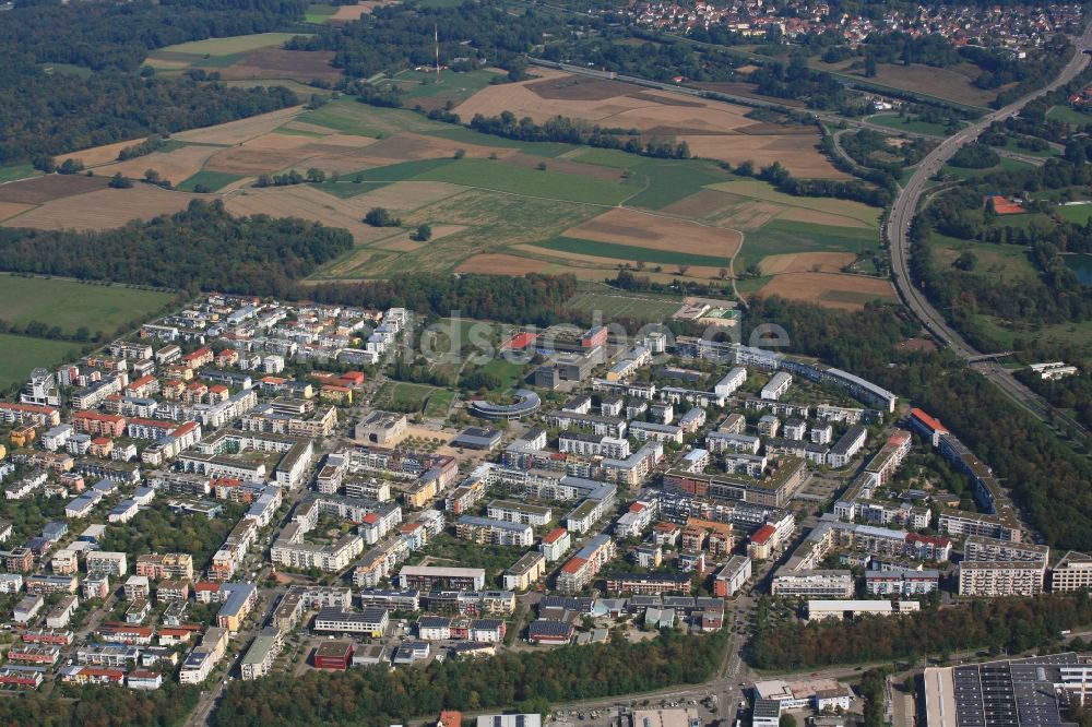 Luftbild Freiburg im Breisgau - Stadtrand und Außenbezirks- Wohngebiete im Ortsteil Rieselfeld in Freiburg im Breisgau im Bundesland Baden-Württemberg, Deutschland