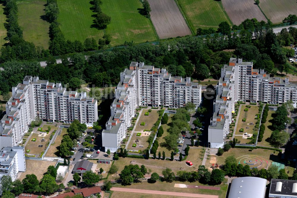 Luftaufnahme Bremen - Stadtrand und Außenbezirks- Wohngebiete im Ortsteil Tenever in Bremen, Deutschland