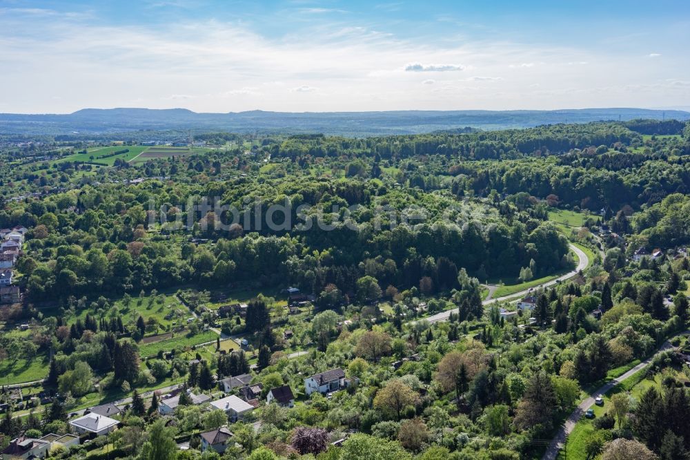 Pforzheim aus der Vogelperspektive: Stadtrand und Außenbezirks- Wohngebiete in Pforzheim im Bundesland Baden-Württemberg