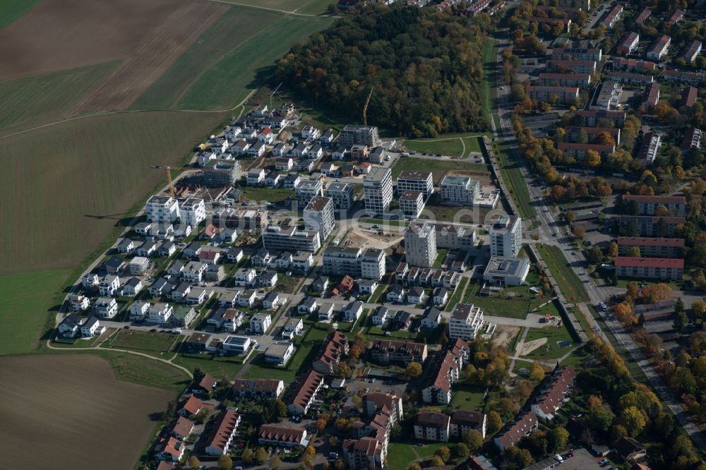 Thalfingen aus der Vogelperspektive: Stadtrand und Außenbezirks- Wohngebiete in Thalfingen im Bundesland Baden-Württemberg, Deutschland