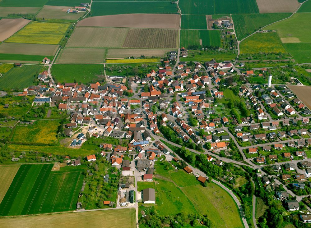 Luftbild Asselfingen - Stadtrand mit landwirtschaftlichen Feldern in Asselfingen im Bundesland Baden-Württemberg, Deutschland