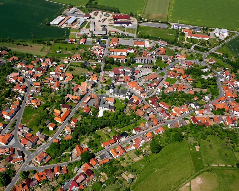 Bischofferode von oben - Stadtrand mit landwirtschaftlichen Feldern in Bischofferode im Bundesland Thüringen, Deutschland