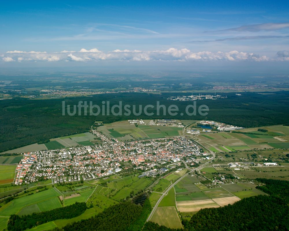 Blankenloch von oben - Stadtrand mit landwirtschaftlichen Feldern in Blankenloch im Bundesland Baden-Württemberg, Deutschland