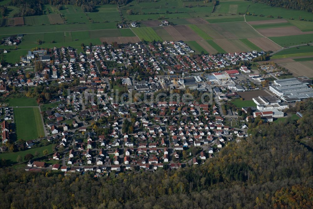 Dietenheim von oben - Stadtrand mit landwirtschaftlichen Feldern in Dietenheim im Bundesland Baden-Württemberg, Deutschland