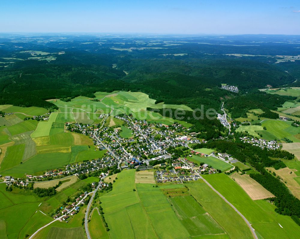 Geroldsgrün von oben - Stadtrand mit landwirtschaftlichen Feldern in Geroldsgrün im Bundesland Bayern, Deutschland