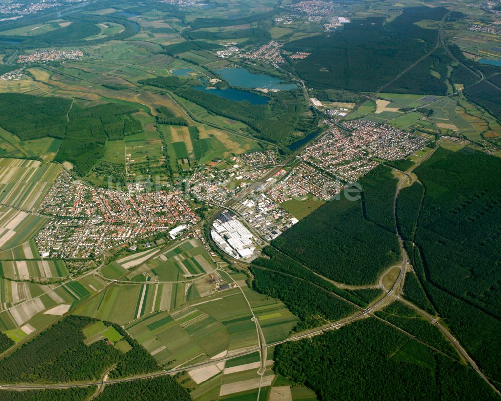 Graben von oben - Stadtrand mit landwirtschaftlichen Feldern in Graben im Bundesland Baden-Württemberg, Deutschland