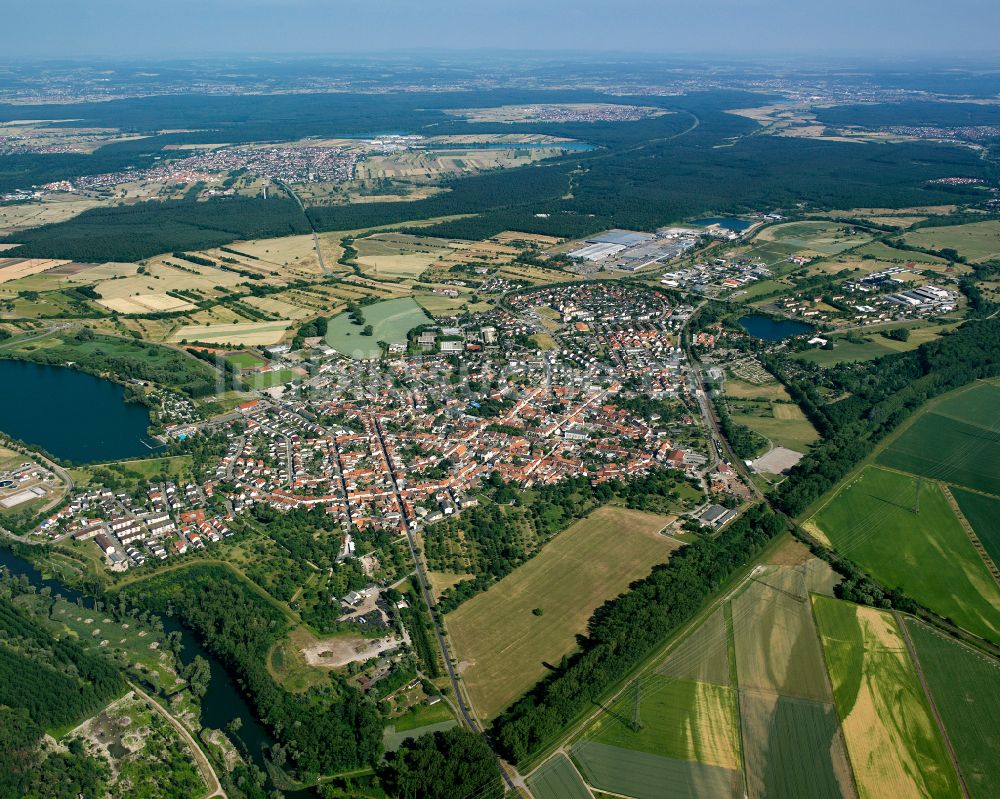 Luftbild Huttenheim - Stadtrand mit landwirtschaftlichen Feldern in Huttenheim im Bundesland Baden-Württemberg, Deutschland