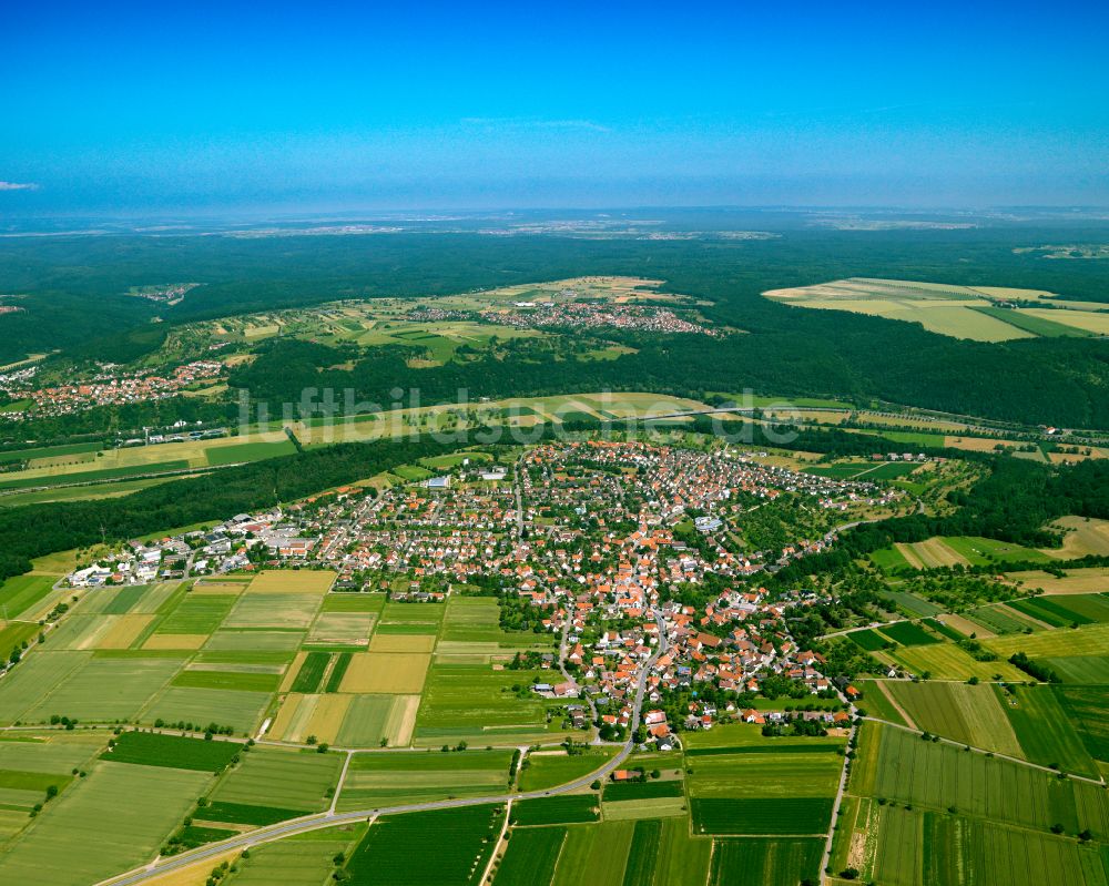 Luftaufnahme Jettenburg - Stadtrand mit landwirtschaftlichen Feldern in Jettenburg im Bundesland Baden-Württemberg, Deutschland