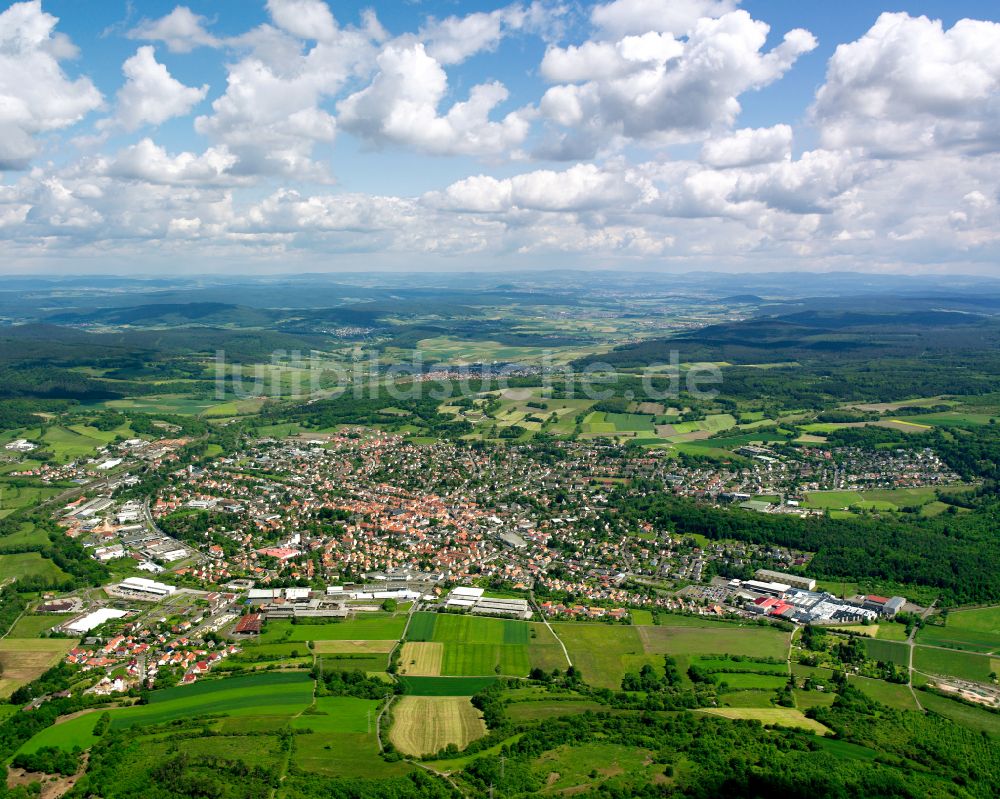 Lauterbach (Hessen) aus der Vogelperspektive: Stadtrand mit landwirtschaftlichen Feldern in Lauterbach (Hessen) im Bundesland Hessen, Deutschland