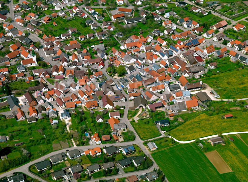 Machtolsheim aus der Vogelperspektive: Stadtrand mit landwirtschaftlichen Feldern in Machtolsheim im Bundesland Baden-Württemberg, Deutschland