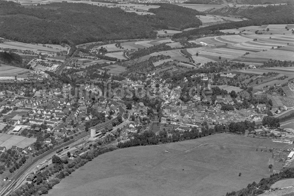 Möckmühl aus der Vogelperspektive: Stadtrand mit landwirtschaftlichen Feldern in Möckmühl im Bundesland Baden-Württemberg, Deutschland