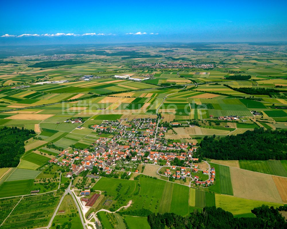 Luftaufnahme Neustetten - Stadtrand mit landwirtschaftlichen Feldern in Neustetten im Bundesland Baden-Württemberg, Deutschland