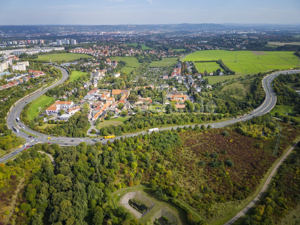 Dresden von oben - Stadtrand mit landwirtschaftlichen Feldern im Ortsteil Kaitz in Dresden im Bundesland Sachsen, Deutschland