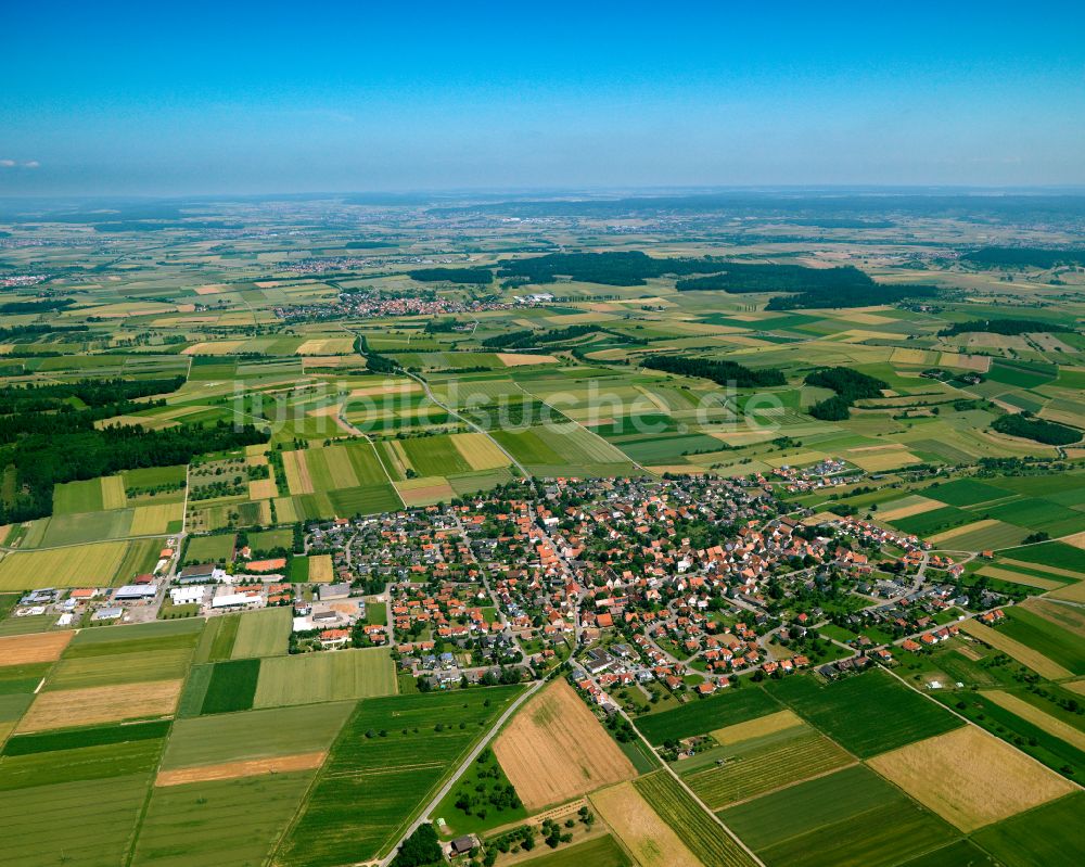 Luftbild Remmingsheim - Stadtrand mit landwirtschaftlichen Feldern in Remmingsheim im Bundesland Baden-Württemberg, Deutschland