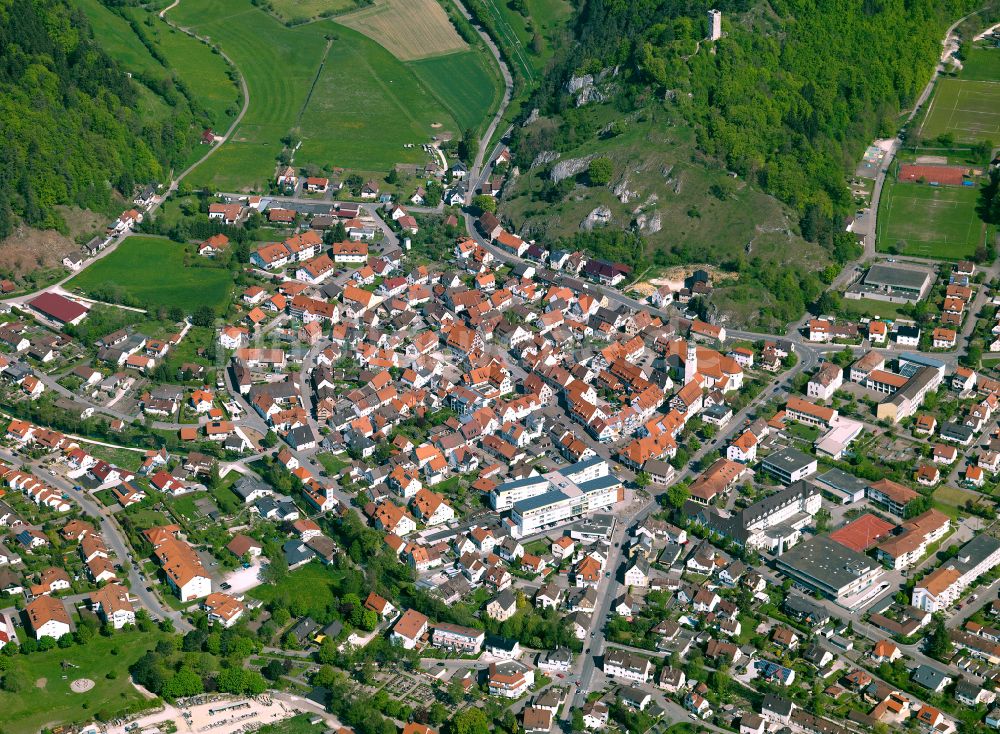 Schelklingen von oben - Stadtrand mit landwirtschaftlichen Feldern in Schelklingen im Bundesland Baden-Württemberg, Deutschland