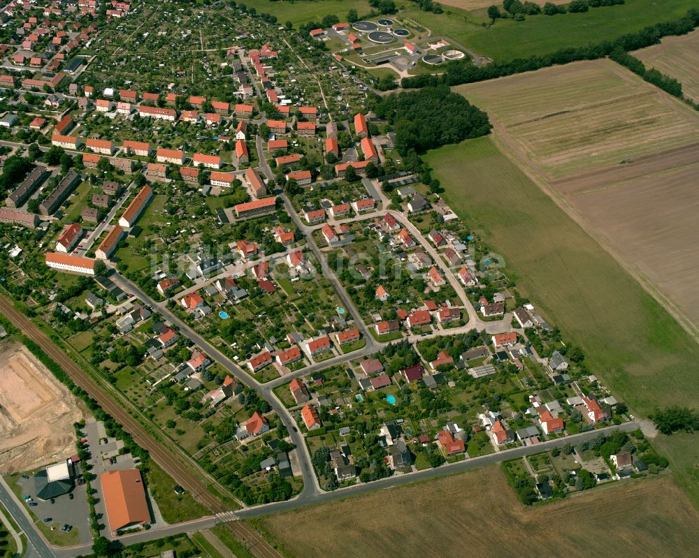 Luftaufnahme Stolzenhain an der Röder - Stadtrand mit landwirtschaftlichen Feldern in Stolzenhain an der Röder im Bundesland Sachsen, Deutschland