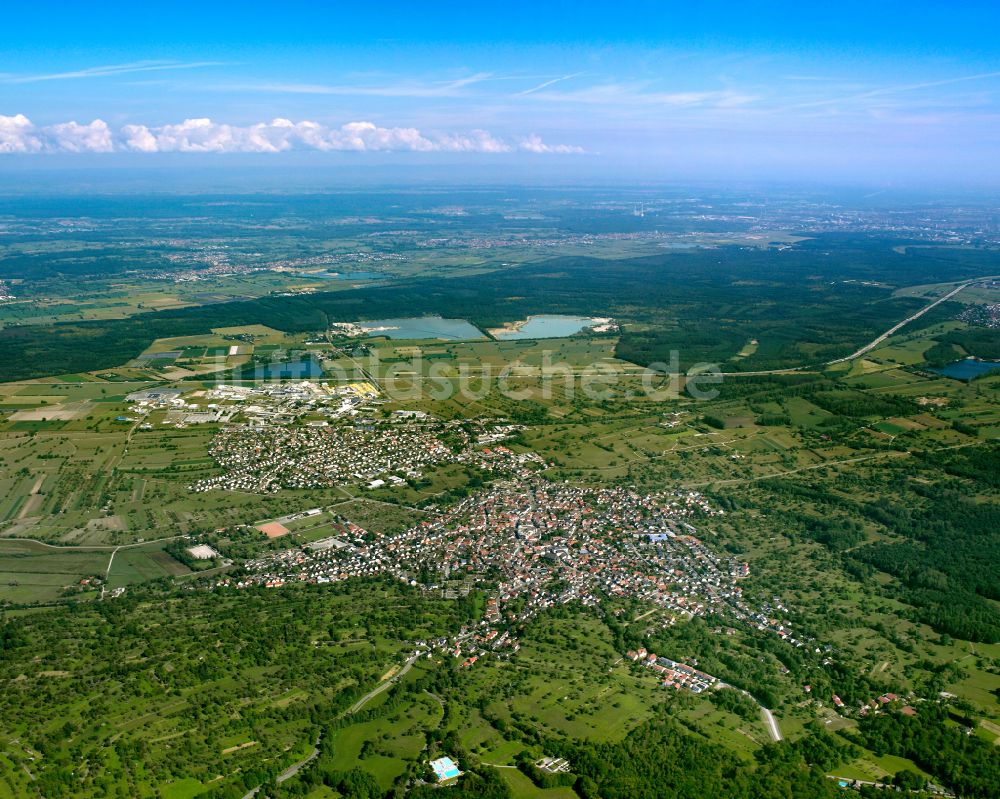 Luftbild Völkersbach - Stadtrand mit landwirtschaftlichen Feldern in Völkersbach im Bundesland Baden-Württemberg, Deutschland