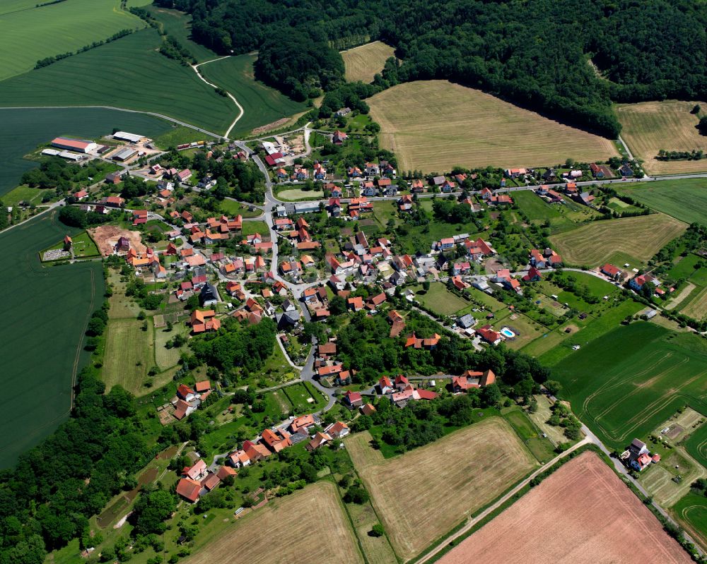 Wehnde von oben - Stadtrand mit landwirtschaftlichen Feldern in Wehnde im Bundesland Thüringen, Deutschland