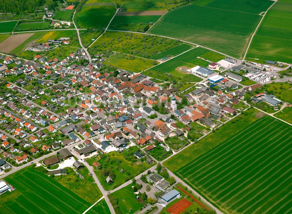 Weidenstetten aus der Vogelperspektive: Stadtrand mit landwirtschaftlichen Feldern in Weidenstetten im Bundesland Baden-Württemberg, Deutschland