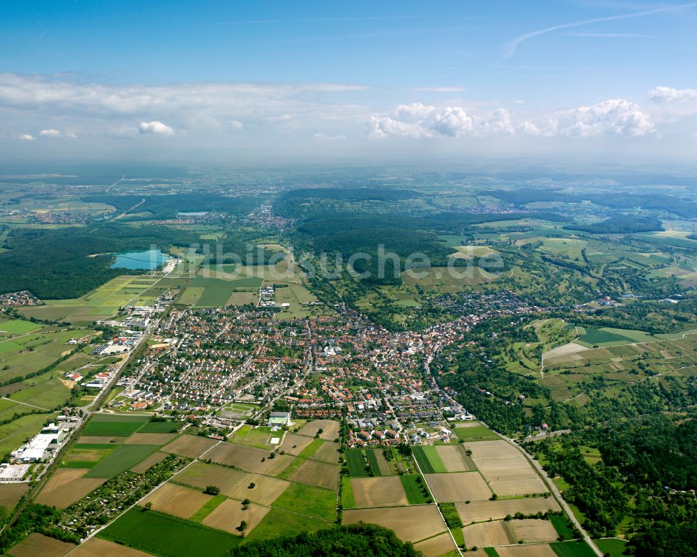 Luftbild Weingarten (Baden) - Stadtrand mit landwirtschaftlichen Feldern in Weingarten (Baden) im Bundesland Baden-Württemberg, Deutschland