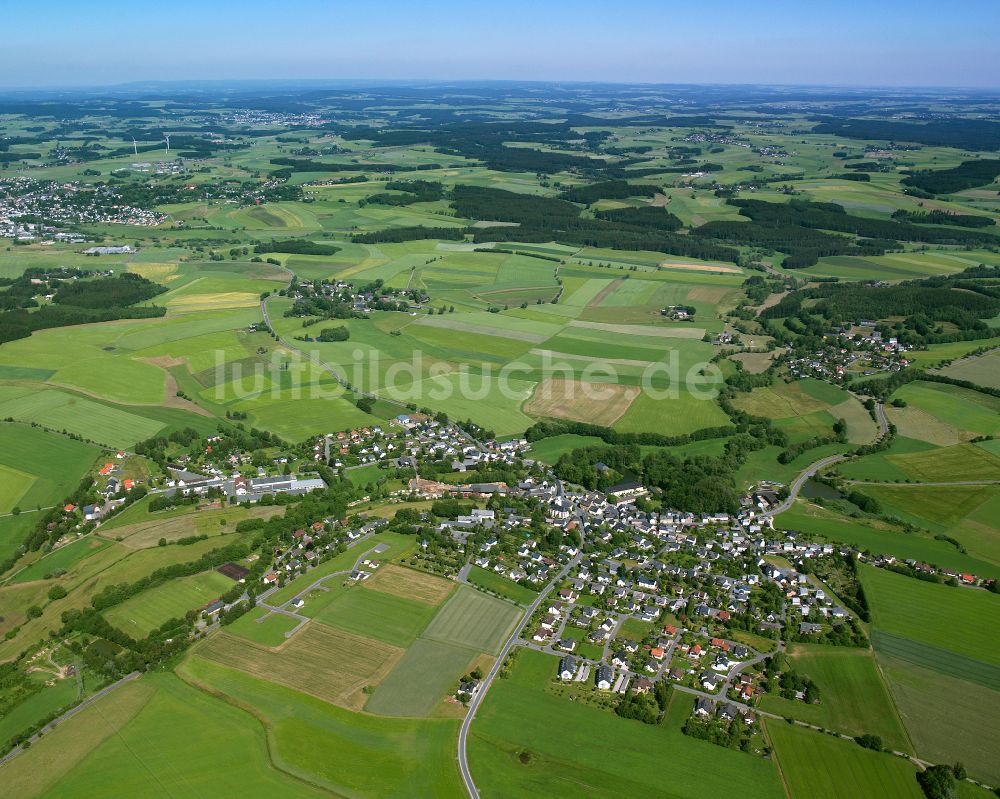 Luftaufnahme Weißdorf - Stadtrand mit landwirtschaftlichen Feldern in Weißdorf im Bundesland Bayern, Deutschland