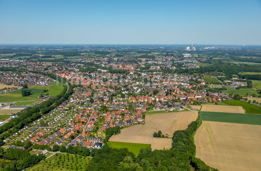 Werne von oben - Stadtrand mit landwirtschaftlichen Feldern in Werne im Bundesland Nordrhein-Westfalen, Deutschland