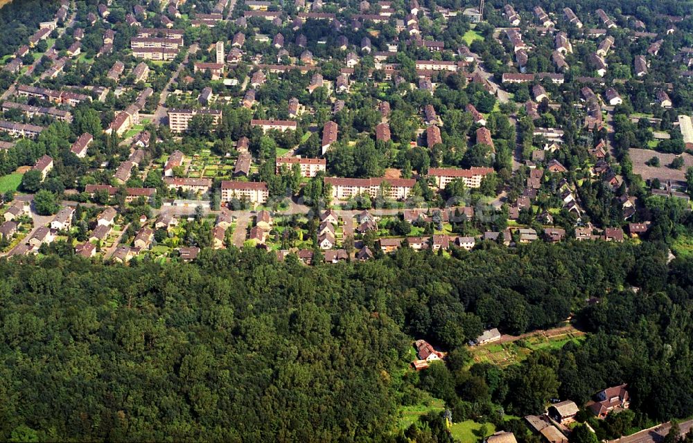 Duisburg von oben - Stadtteil Angerhausen im Stadtgebiet in Duisburg im Bundesland Nordrhein-Westfalen