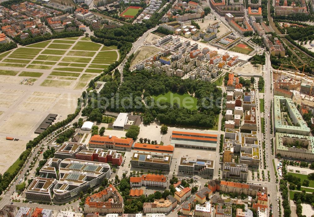 Luftaufnahme München - Stadtteil- Ansicht mit Bavariapark im Ortsteil Schwanthalerhöhe in München im Bundesland Bayern, Deutschland