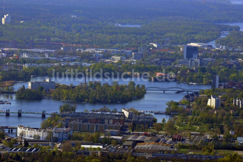 Luftbild Berlin Spandau - Stadtteil - Ansicht vom Gelände des Ufers der Havel an der Spandauer Seebrücke in Berlin - Spandau