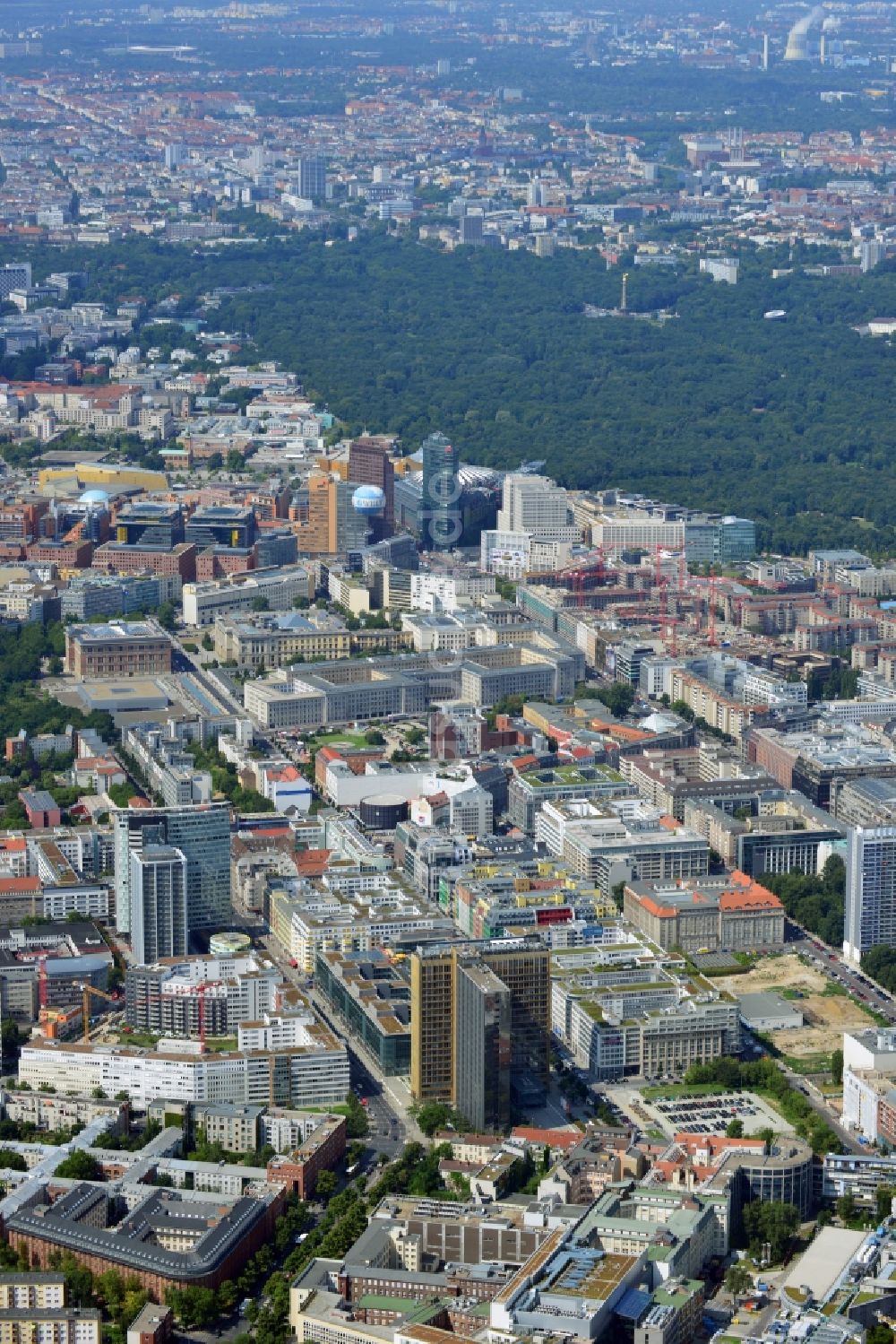 Luftbild Berlin - Stadtteil- Ansicht von Kreuzberg - Mitte mit dem Axel-Springer- Hochhaus in Berlin