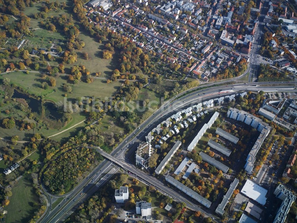 Luftaufnahme Potsdam - Stadtteil Babelsberg mit Wohngebieten entlang der Nuthestraße im Stadtgebiet in Potsdam im Bundesland Brandenburg