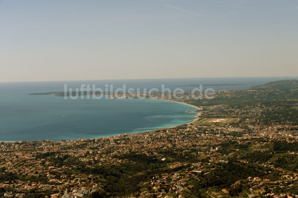 Nizza - Nice von oben - Stadtteil Cagnes-sur-Mer im Stadtgebiet in Nizza in Provence-Alpes-Cote d'Azur, Frankreich