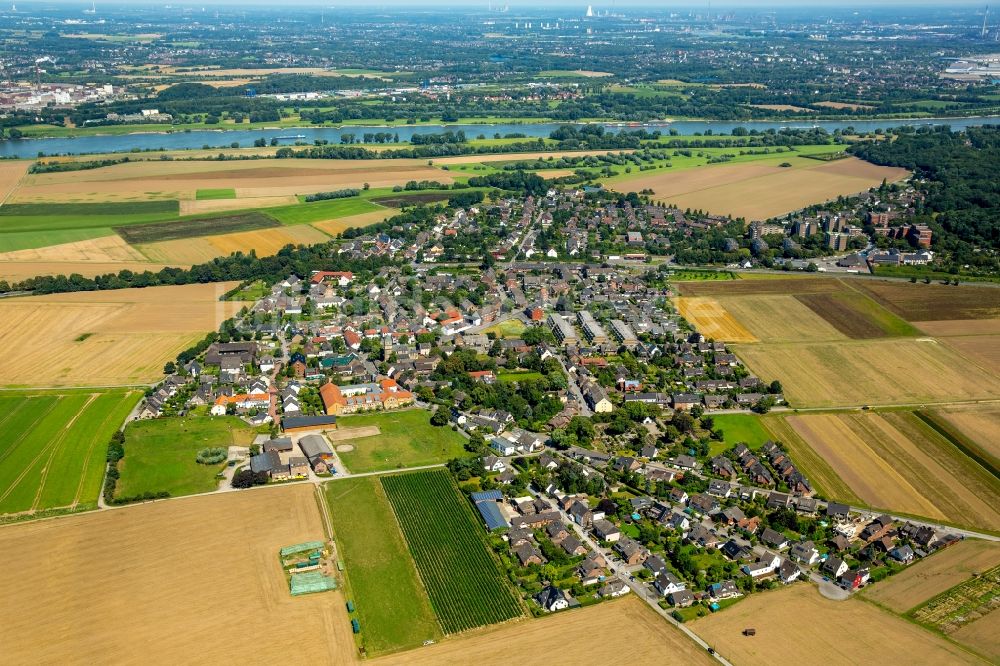 Duisburg von oben - Stadtteil Ehingen im Stadtgebiet in Duisburg im Bundesland Nordrhein-Westfalen