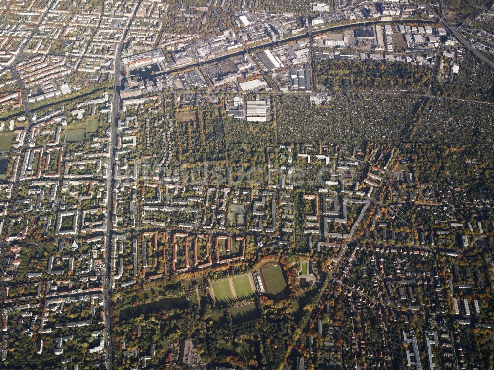 Luftaufnahme Mariendorf, Berlin - Stadtteil entlang des Mariendorfer Damm - Rixdorfer Straße im Stadtgebiet in Mariendorf, Berlin im Bundesland Berlin