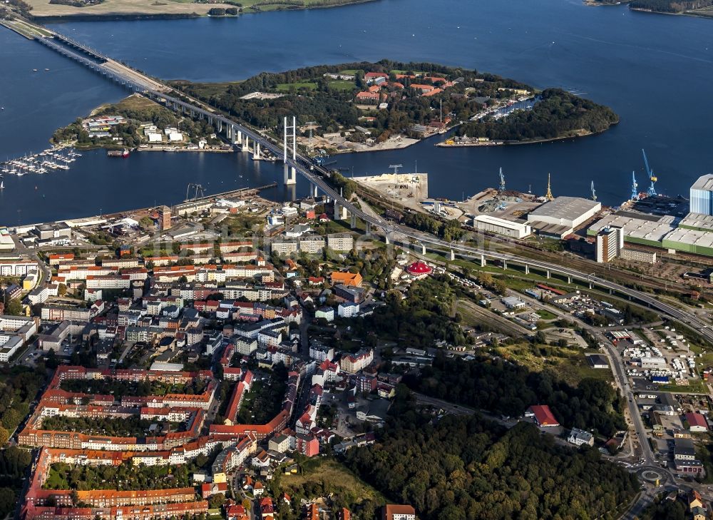 Stralsund aus der Vogelperspektive: Stadtteil Frankenvorstadt im Stadtgebiet im Ortsteil Dänholm in Stralsund im Bundesland Mecklenburg-Vorpommern