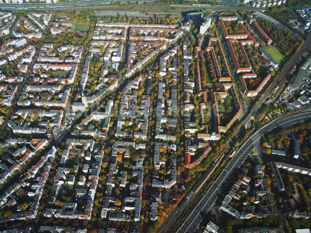 Luftaufnahme Berlin - Stadtteil Friedenau mit Wohngebiet entlang der Hauptstraße im Stadtgebiet in Berlin