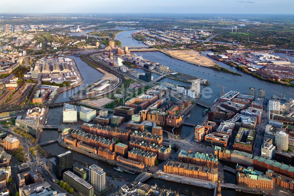 Hamburg von oben - Stadtteil Hafencity im Stadtgebiet in Hamburg, Deutschland