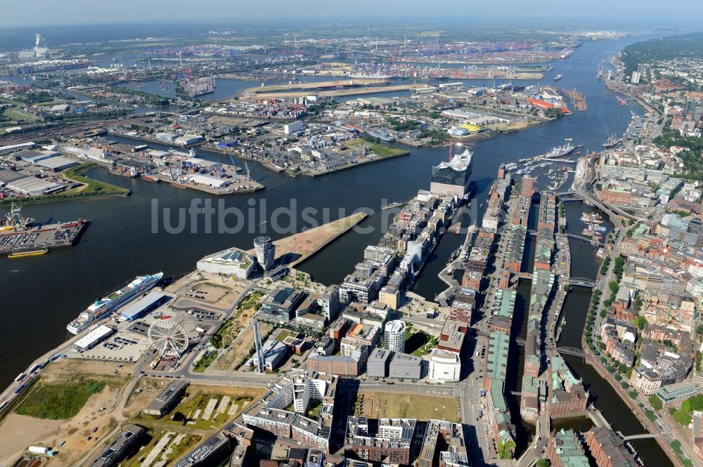 Hamburg aus der Vogelperspektive: Stadtteil Hafencity am Ufer der Norderelbe im Stadtgebiet in Hamburg