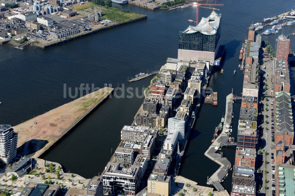 Luftbild Hamburg - Stadtteil Hafencity am Ufer der Norderelbe im Stadtgebiet in Hamburg