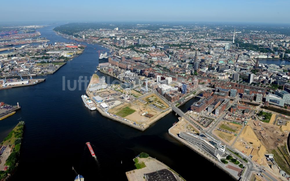 Hamburg aus der Vogelperspektive: Stadtteil Hafencity am Ufer der Norderelbe im Stadtgebiet in Hamburg