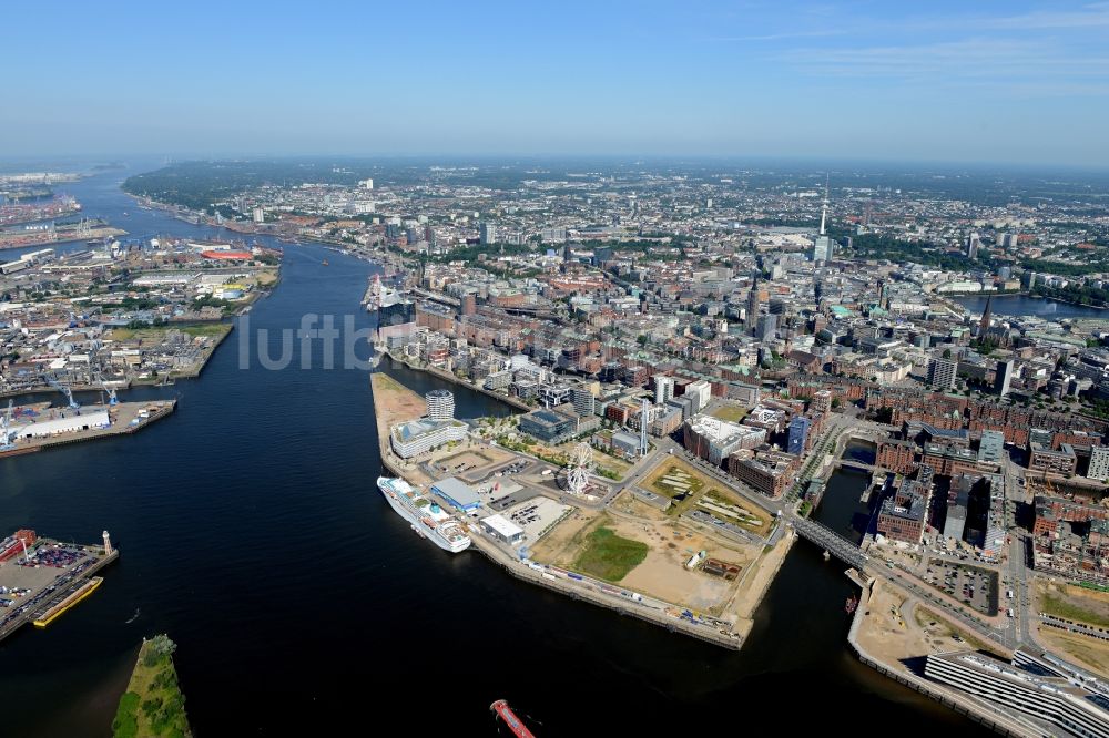 Hamburg von oben - Stadtteil Hafencity am Ufer der Norderelbe im Stadtgebiet in Hamburg