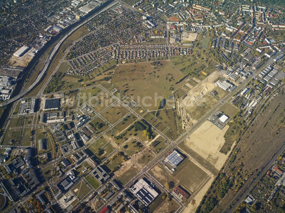 Berlin von oben - Stadtteil Johannestal - Adlerhof mit dem Gewerbegebiet WISTA im Stadtgebiet in Berlin