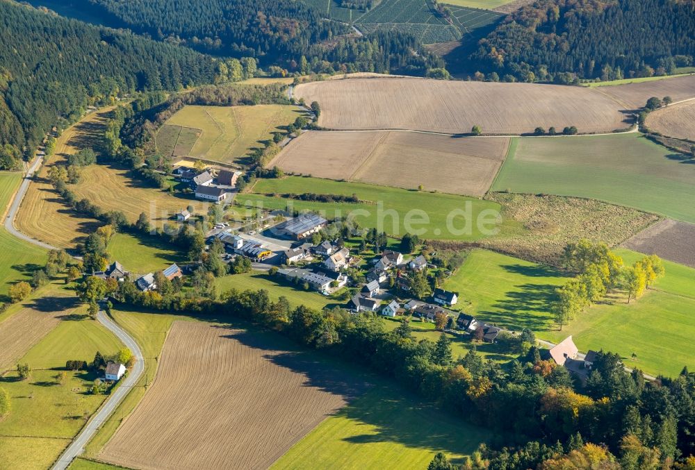 Meschede aus der Vogelperspektive: Stadtteil Löllinghausen in Meschede im Bundesland Nordrhein-Westfalen