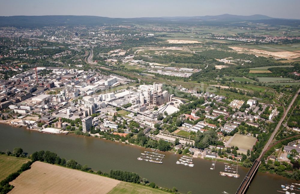 Wiesbaden von oben - Stadtteil Mainz-Amöneburg in Wiesbaden im Bundesland Hessen